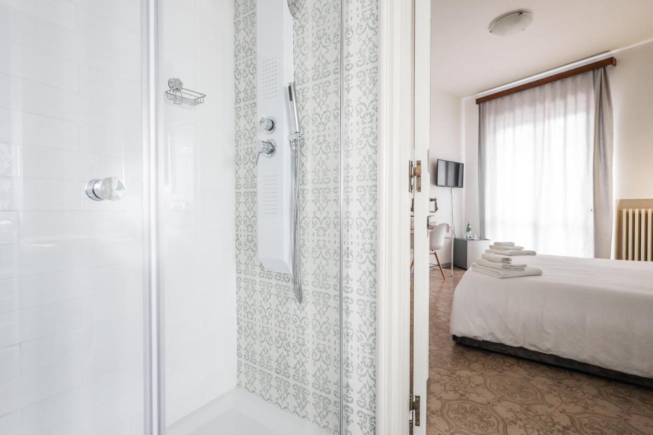 2 Santi - Suite And Rooms Lecce Kültér fotó
