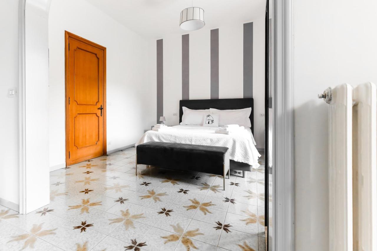 2 Santi - Suite And Rooms Lecce Kültér fotó