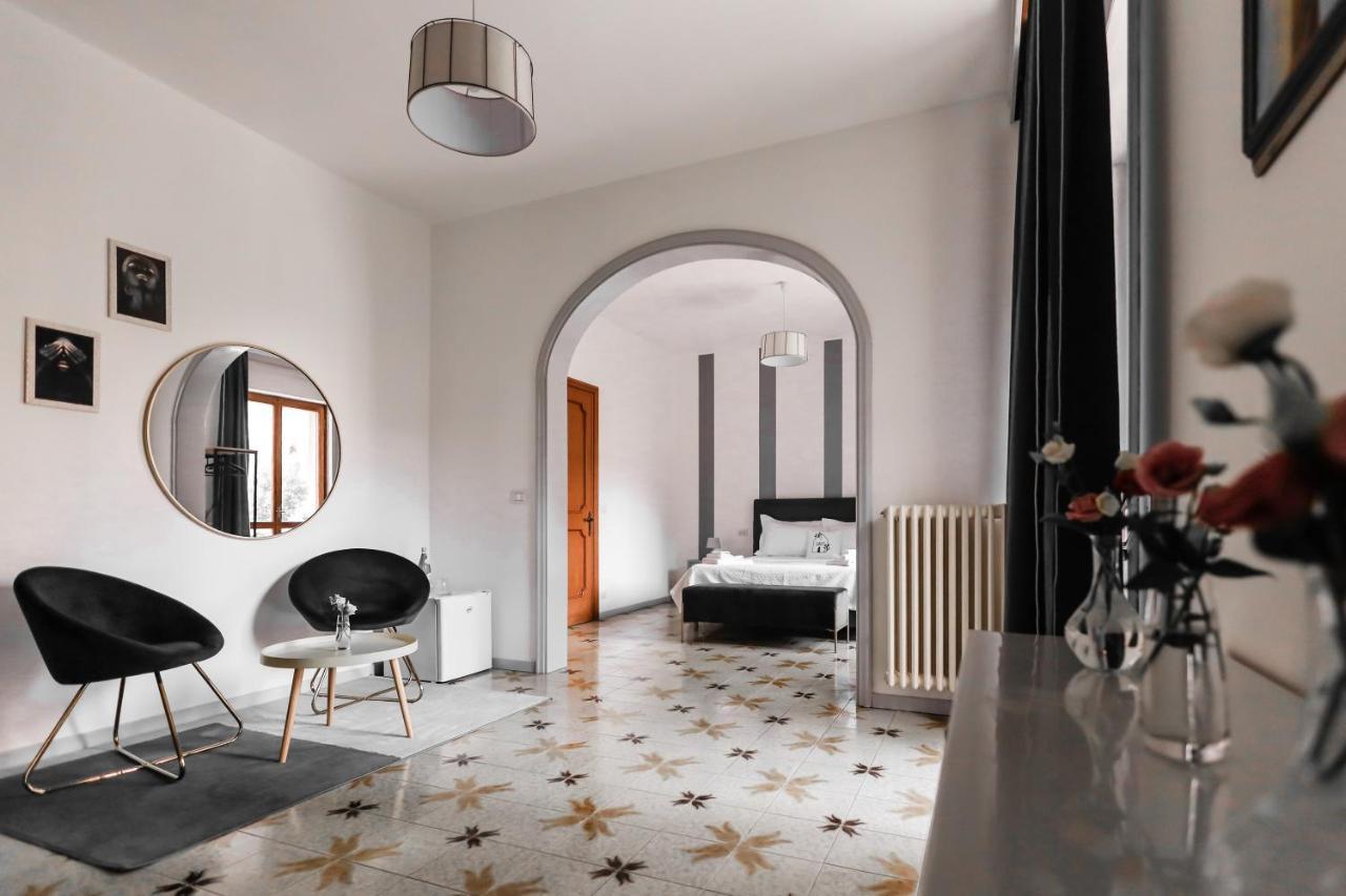 2 Santi - Suite And Rooms Lecce Kültér fotó